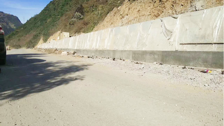 美丽公路—BBIN宝盈集团塑业挡墙塑钢模板工程案例